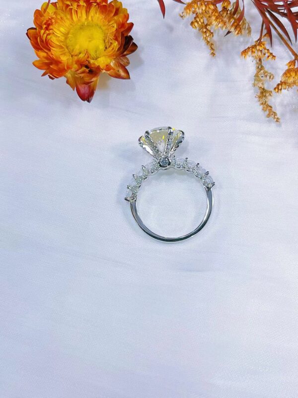 Classic 6-Prong Moissanite Ring - Image 4