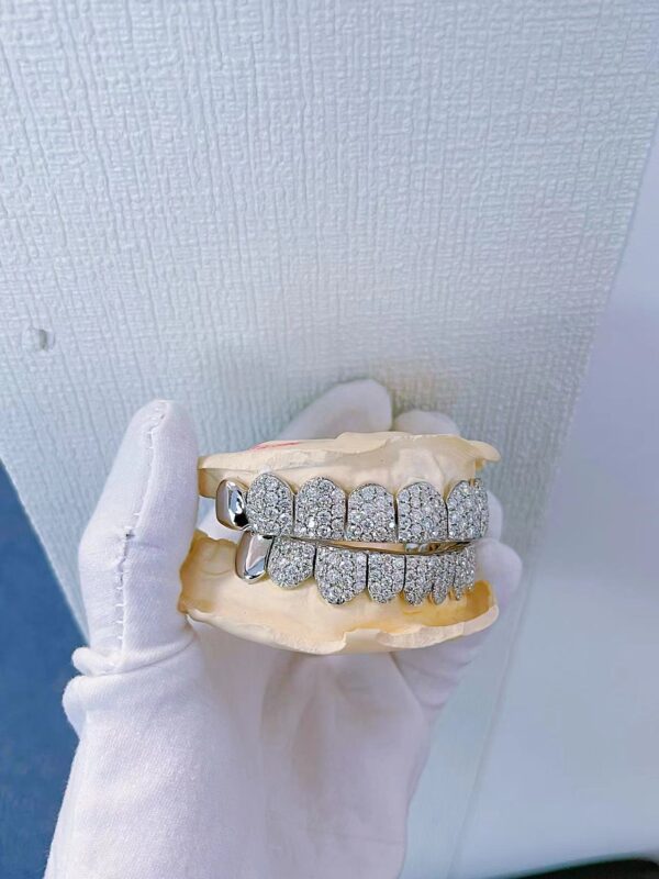 Moissanite Full-Pavé Grillz