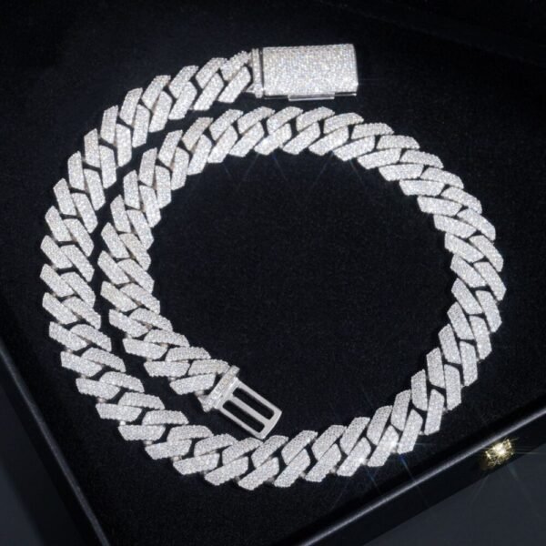 14mm Flat Cuban chain in 925 silver VVS moissanite displayed flat to show link polish and shine