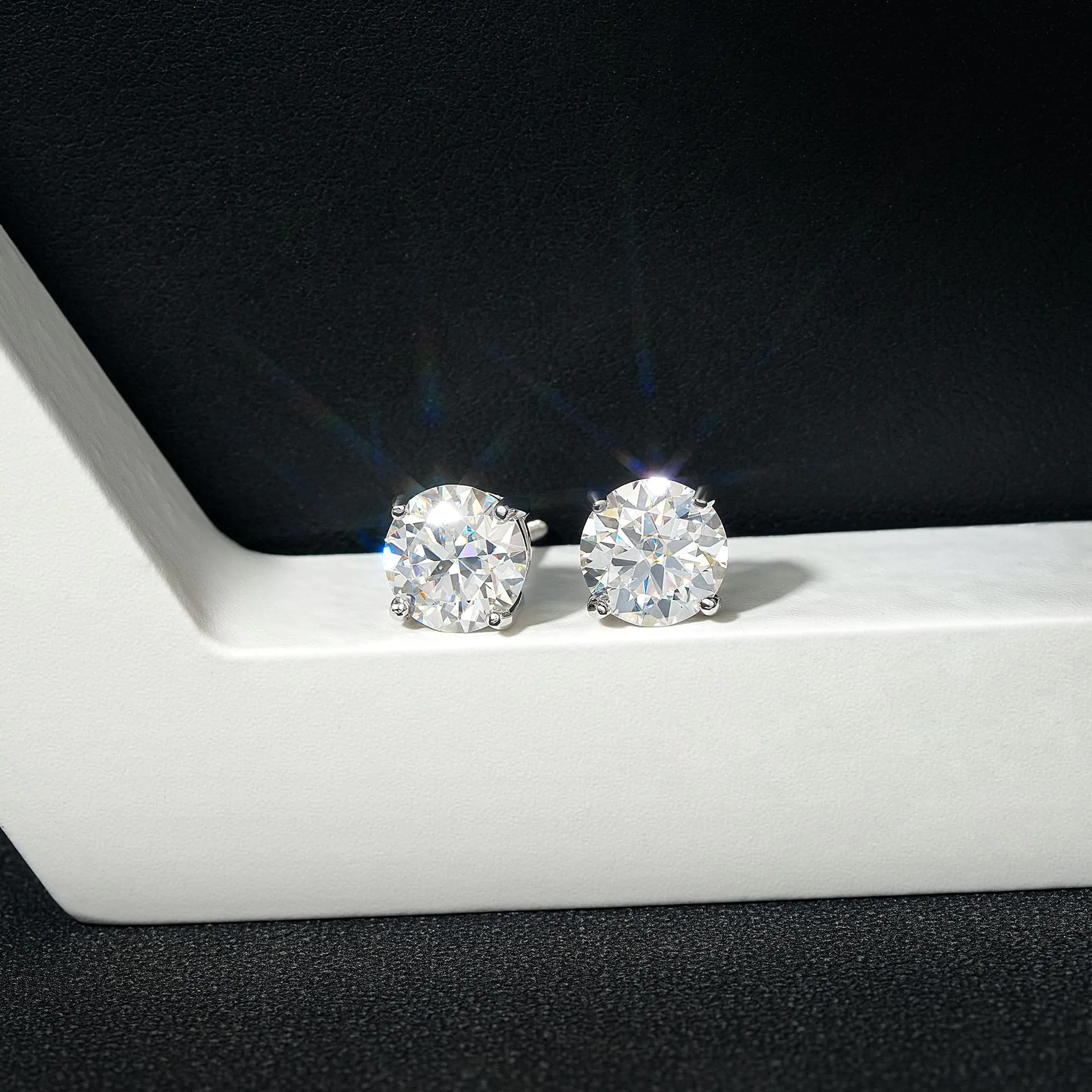 2.0ct Moissanite Basket Stud Earrings - Image 2