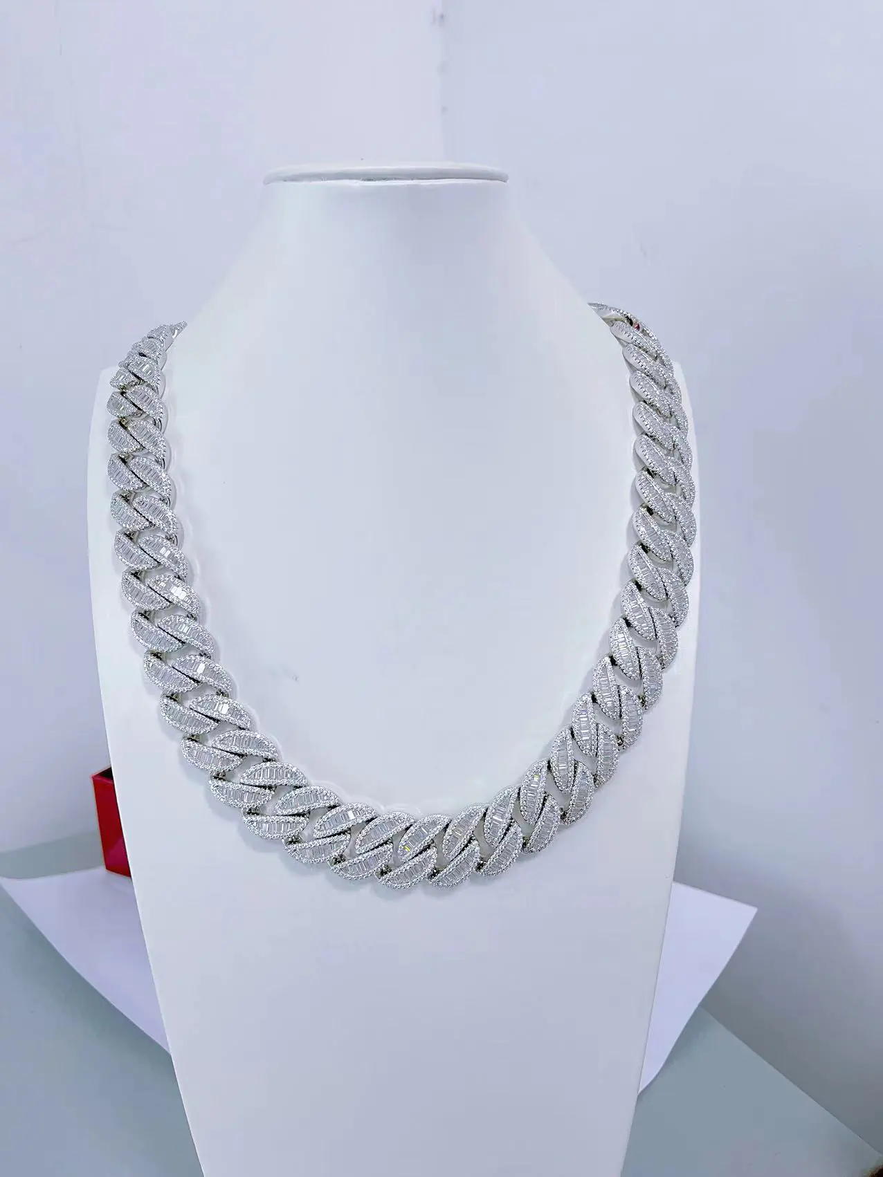 Custom Clasp 20mm Cuban Chain - Image 2