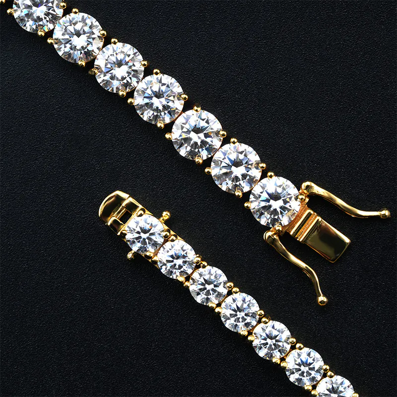Close-up of clasp ends on a 5mm moissanite chain over black background