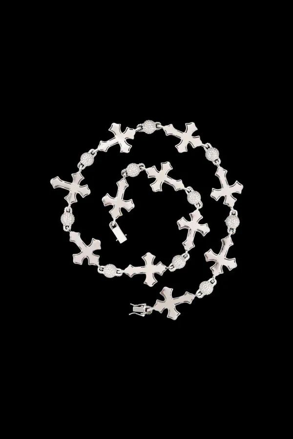 Baguette cross link chain in 14K gold with moissanite