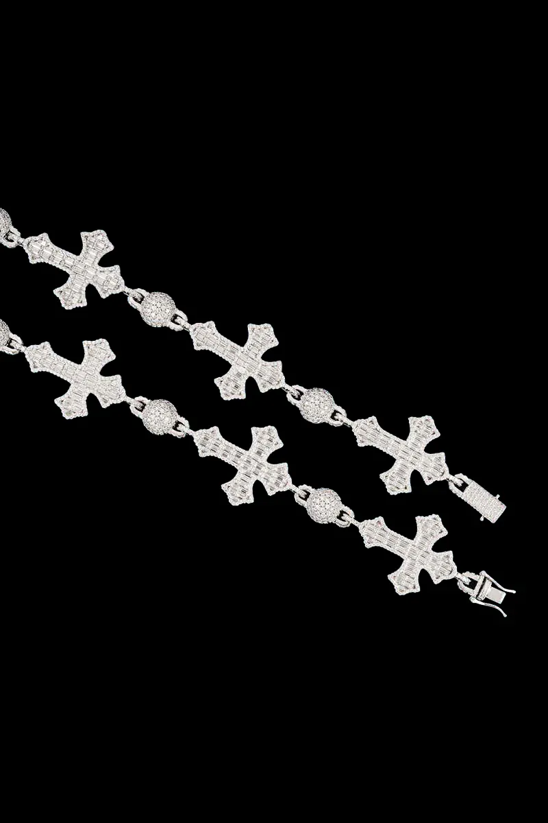 Close-up of baguette stones and cross links