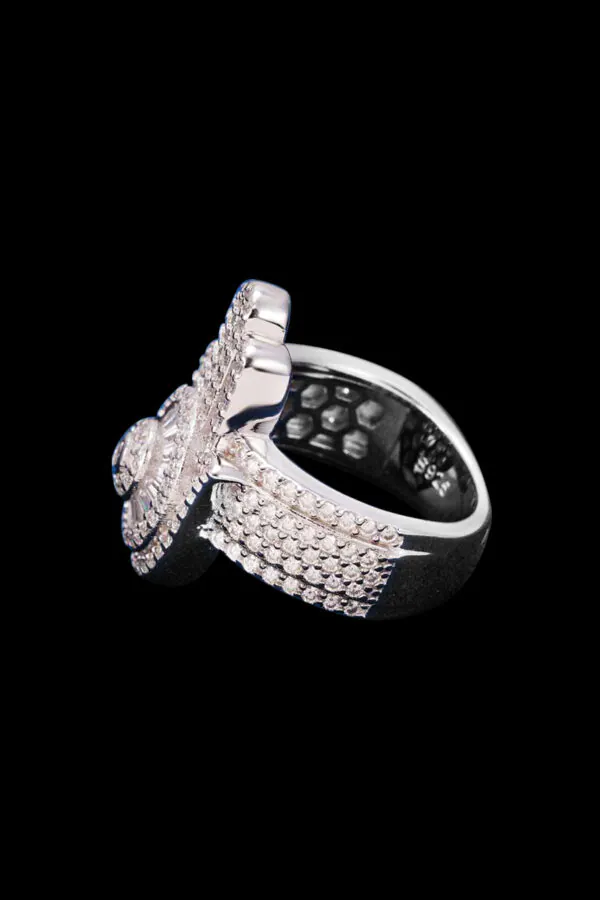 Close-up of baguette and round moissanite setting