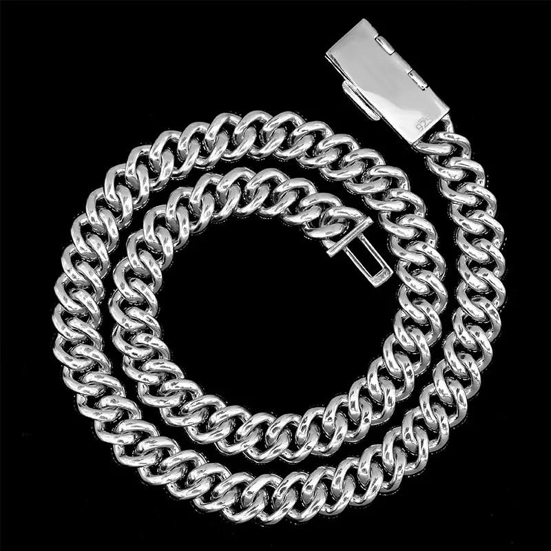 Backside of 14mm Round Cuban chain showing even polishing and smooth welded joints for premium finish