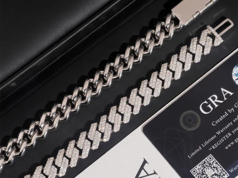 12mmCuban chain in 925 Silver and VVS Moissanite front view and back view